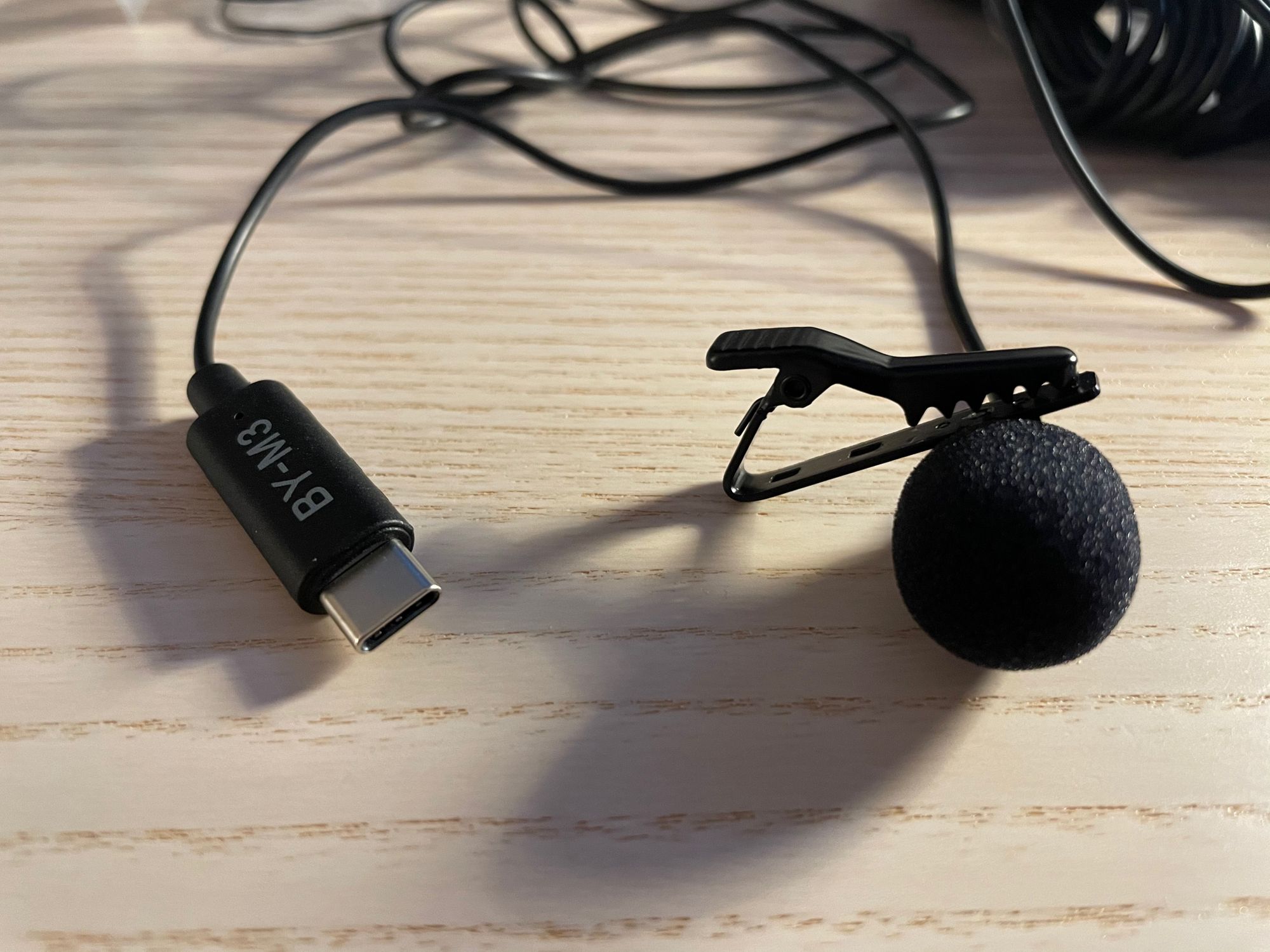 I prefered a lavalier microphone for screencast. Hands free, close to the source of the sound.