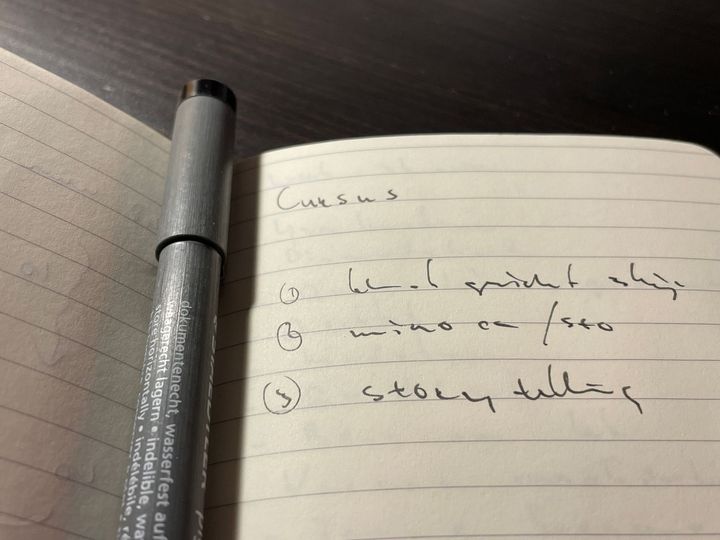 Start notes on paper and then move on to Apple Notes or Ulysses